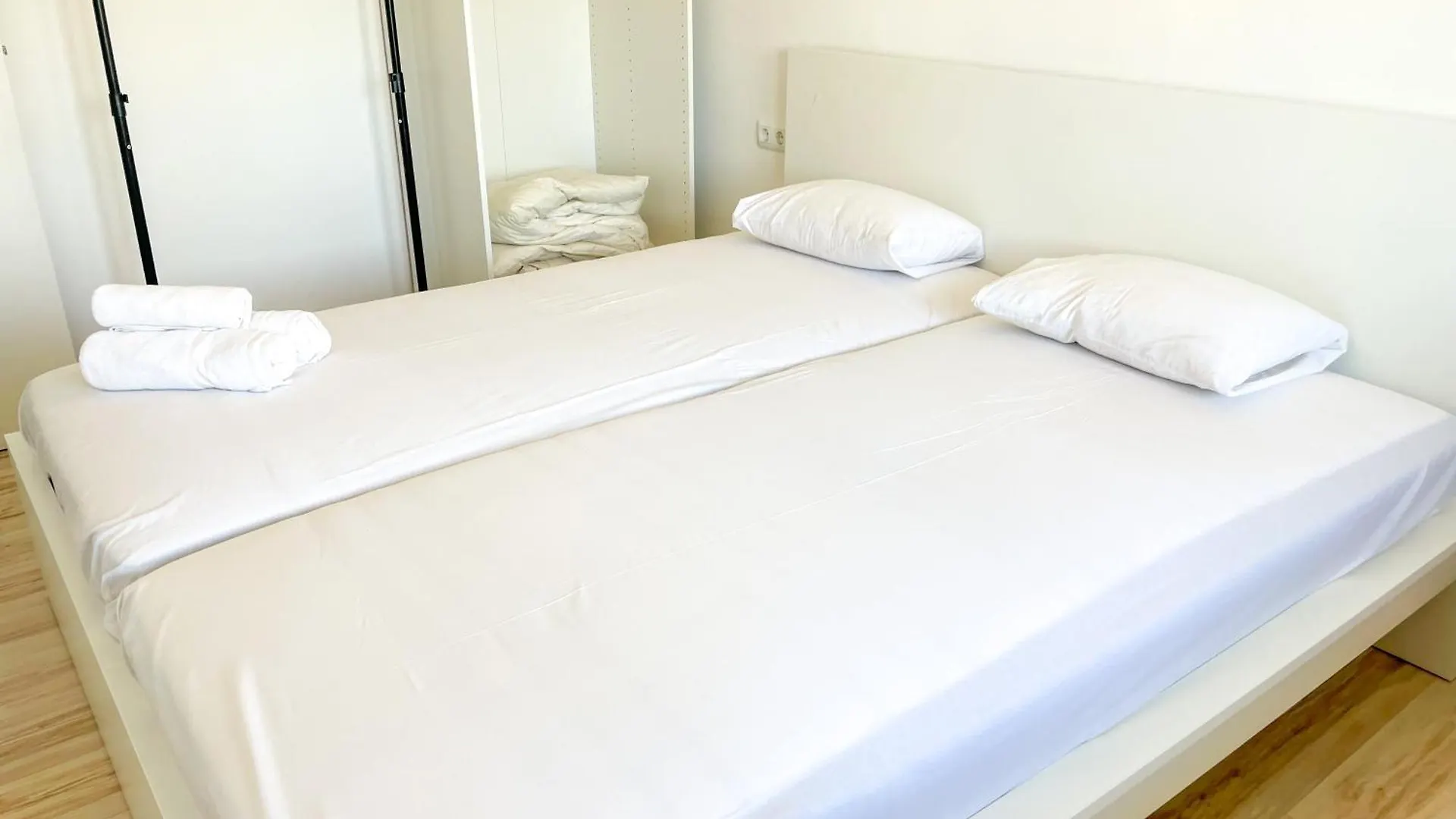 Precioso Apartamento Centrico Con Piscina S'Agaro 0*,  Španělsko